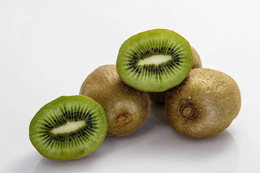3. Kiwi 3. Kiwi