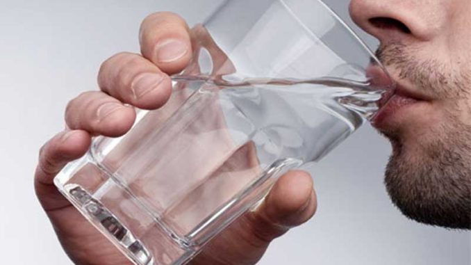 Por qué es importante tomar agua Por qué es importante tomar agua