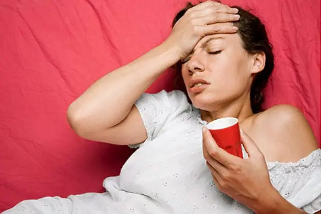 aliviar la resaca ¿ Cómo lidiar con la resaca ? el día después del festejo