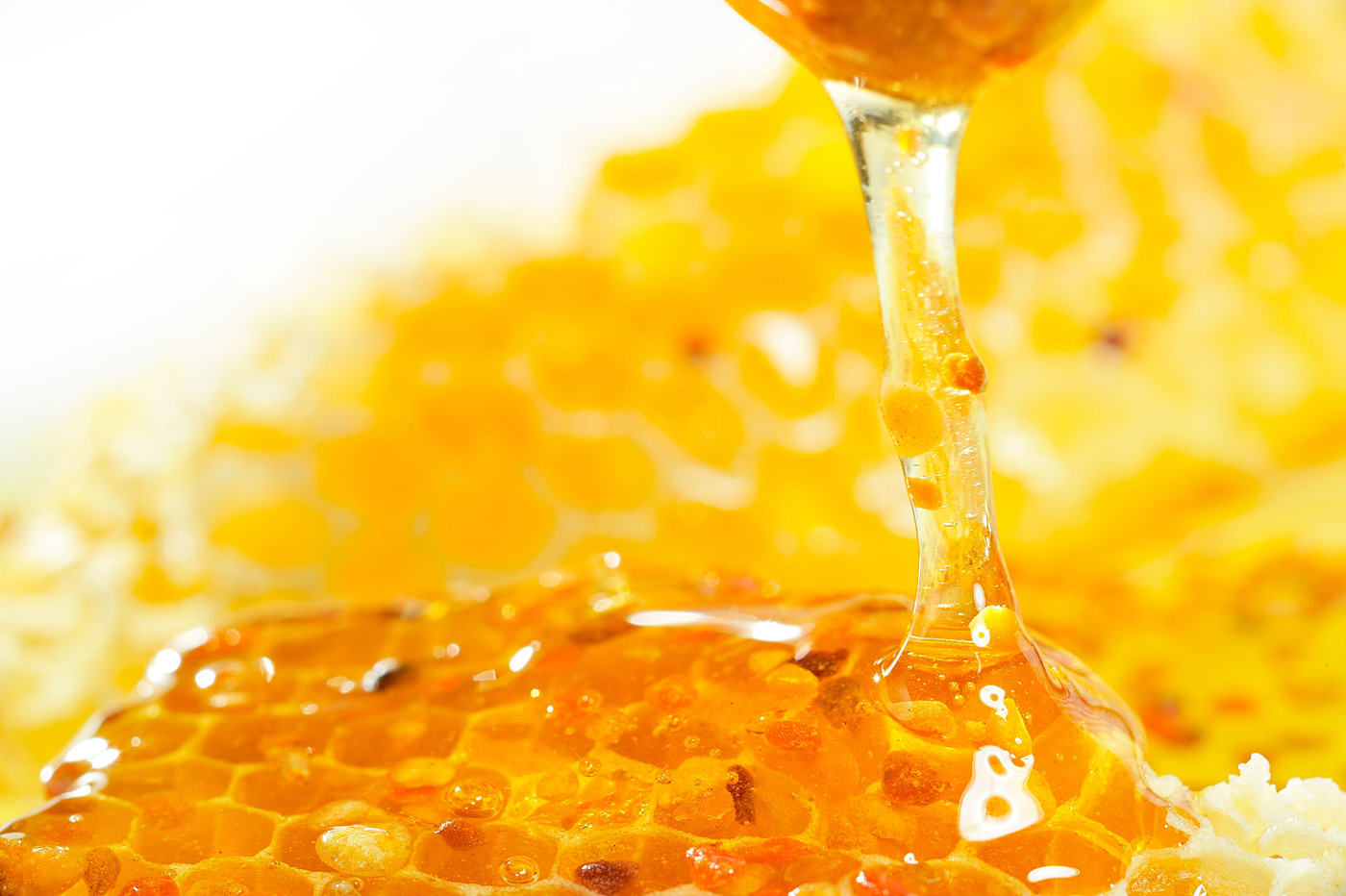 la miel nunca se pudre Beneficios saludables de la miel y la canela. Dos alimentos eternos