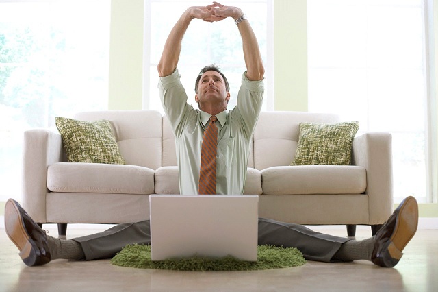 Cinco consejos para sentirte feliz trabajando desde casa