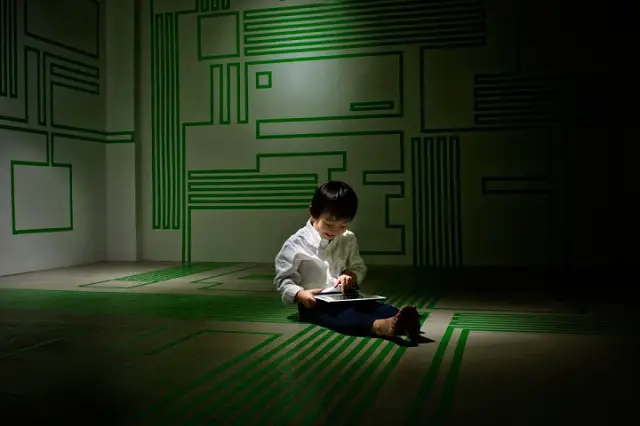 Derechos digitales de los niños 1 Requiere un esfuerzo conjunto que involucre a padres y educadores.