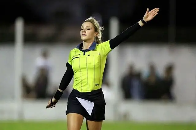 ¿Por qué estudiar para árbitro de fútbol? Compartimos datos acerca de esta profesión 1 Ser árbitro de fútbol resulta una profesión atractiva para los tiempos que corren.