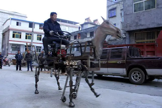 5 inventos chinos que desafían a la naturaleza 1 #2 Caballo mecánico
