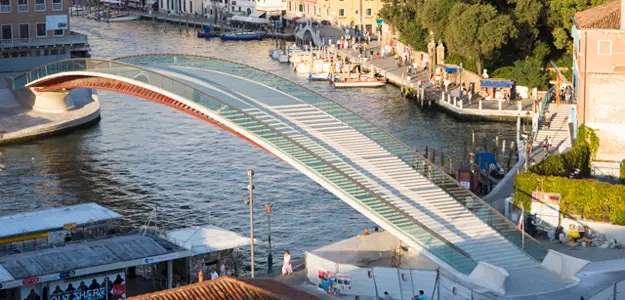 El puente de la discordia de Calatrava en Venecia