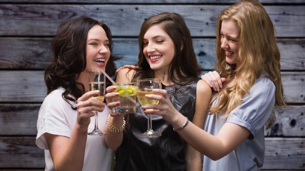 7 razones para dejar de tomar alcohol en tus reuniones