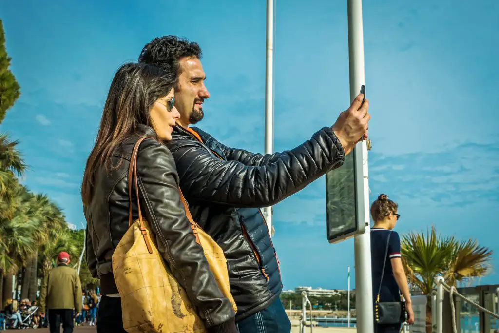 Consejos para proteger tu Android cuando vayas a la playa 1 3. Mantenlo lejos del agua