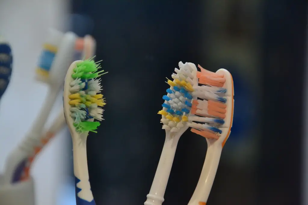 3. Renueva tu cepillo de dientes cada tres meses
