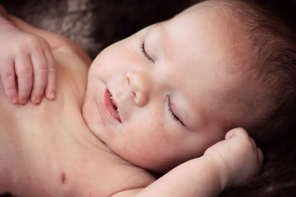 Consejos útiles para padres primerizos 1 4. Acuéstalo boca arriba