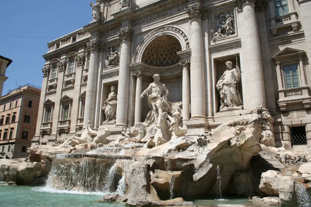 Razones para visitar la Fontana de Trevi 1 Reconstrucción