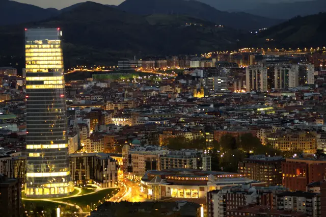 Bilbao de noche