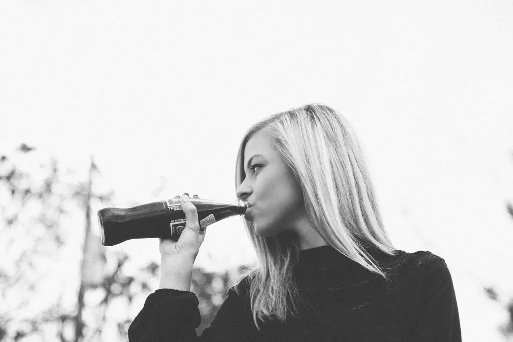 #4. Beber refrescos #4. Beber refrescos