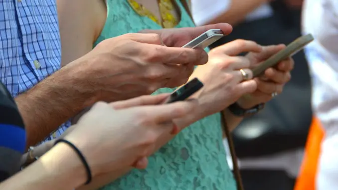 Evitar el conflicto en el grupo de WhatsApp de los padres del colegio