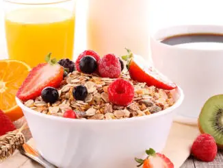Tres alimentos que no pueden faltar en el desayuno