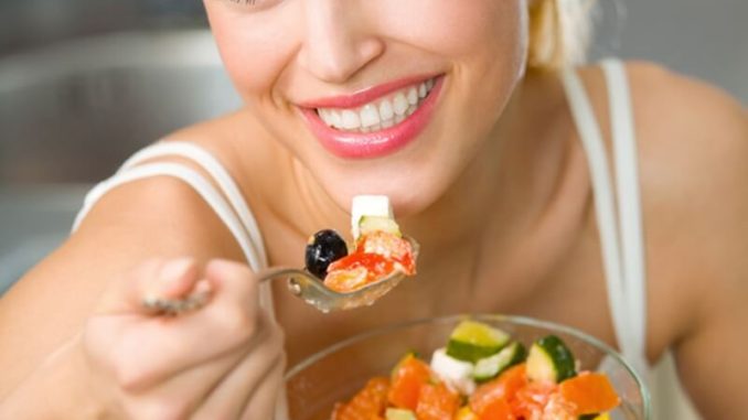 Falsos mitos de la alimentación Falsos mitos de la alimentación