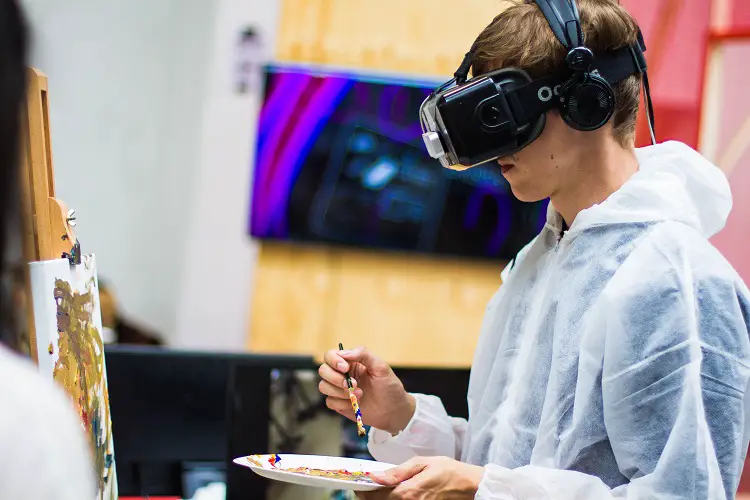 Realidad Virtual mejorando las experiencias de entretenimiento 2 Pintando con Realidad Virtual