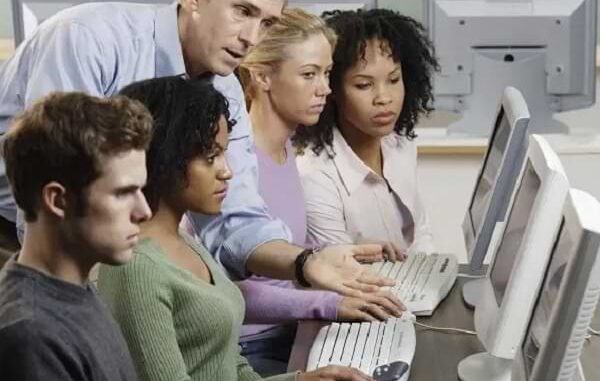 ¿Por qué estudiar Profesorado de Informática? ¿Por qué estudiar Profesorado de Informática?